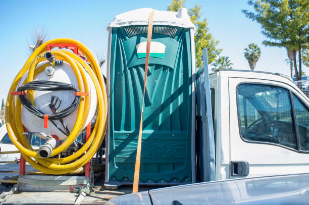 Best Construction site porta potty rental  in Cambridge, IL
